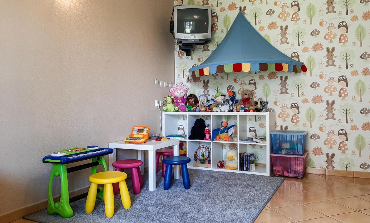 Cetniewo Pokoje I Apartamenty Wladyslawowo Ngoại thất bức ảnh
