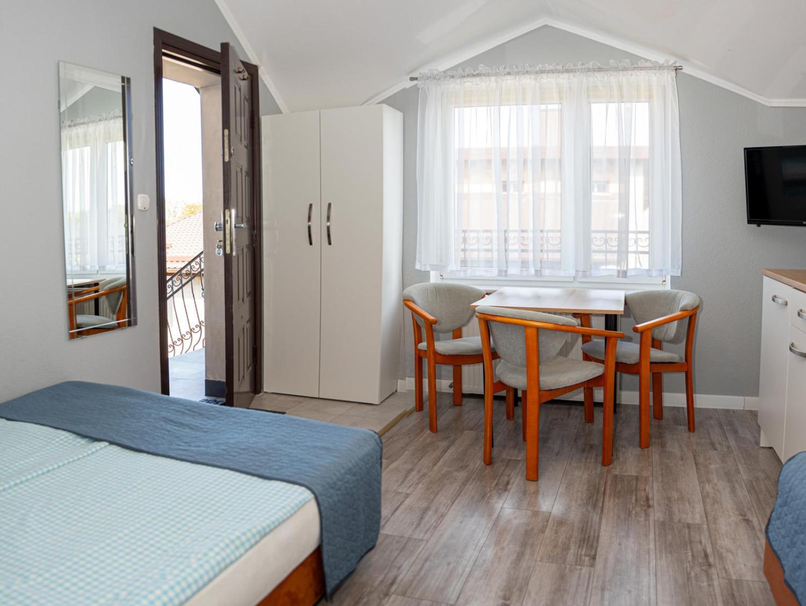 Cetniewo Pokoje I Apartamenty Wladyslawowo Ngoại thất bức ảnh