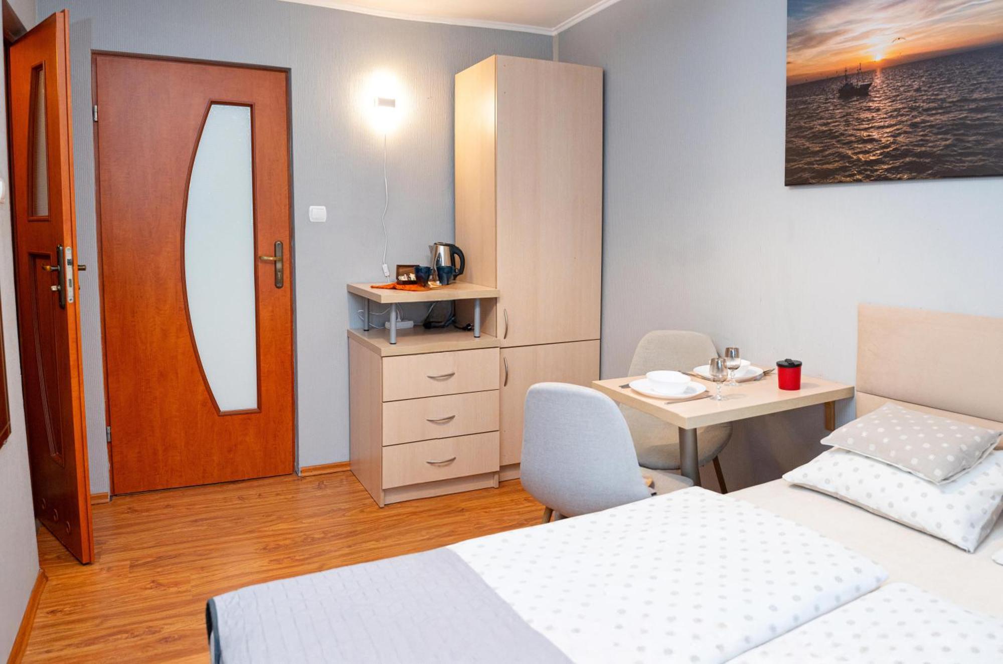 Cetniewo Pokoje I Apartamenty Wladyslawowo Ngoại thất bức ảnh